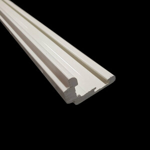 Helmaprofil stående på dörr image