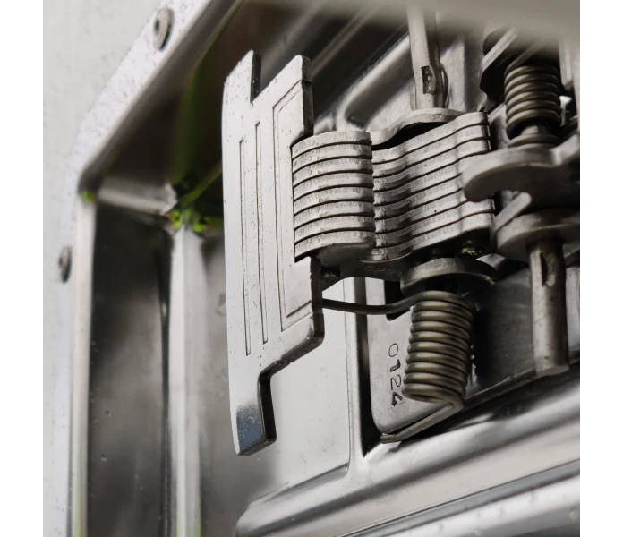 802007 Joisu fjader lucka dorrlas image